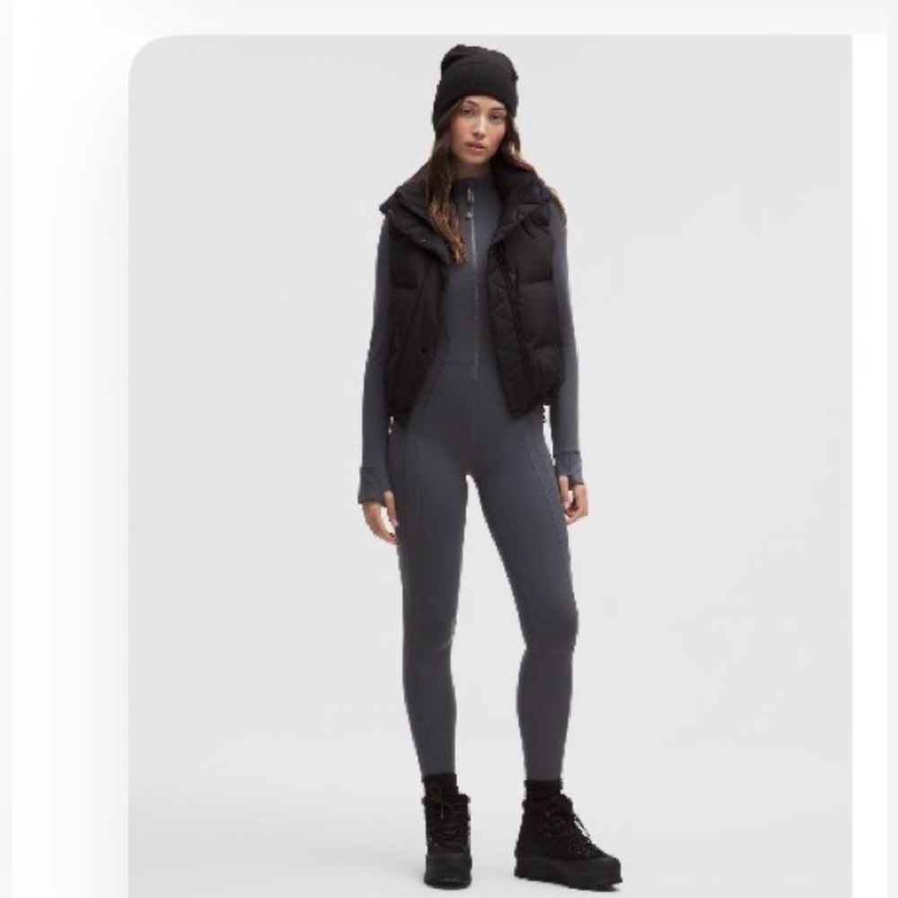 Lululemon Define Mesh-Back Onesie
Nulu sz 8 RARE / Sold out.